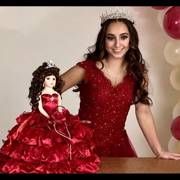 Gold Tiara or bridal crown brand new - Picture 2 of 2